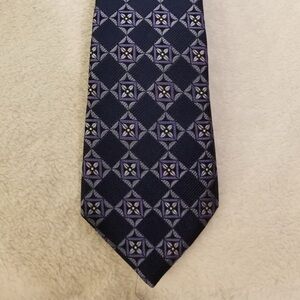 Elegant Black and Gray Patterned Tie